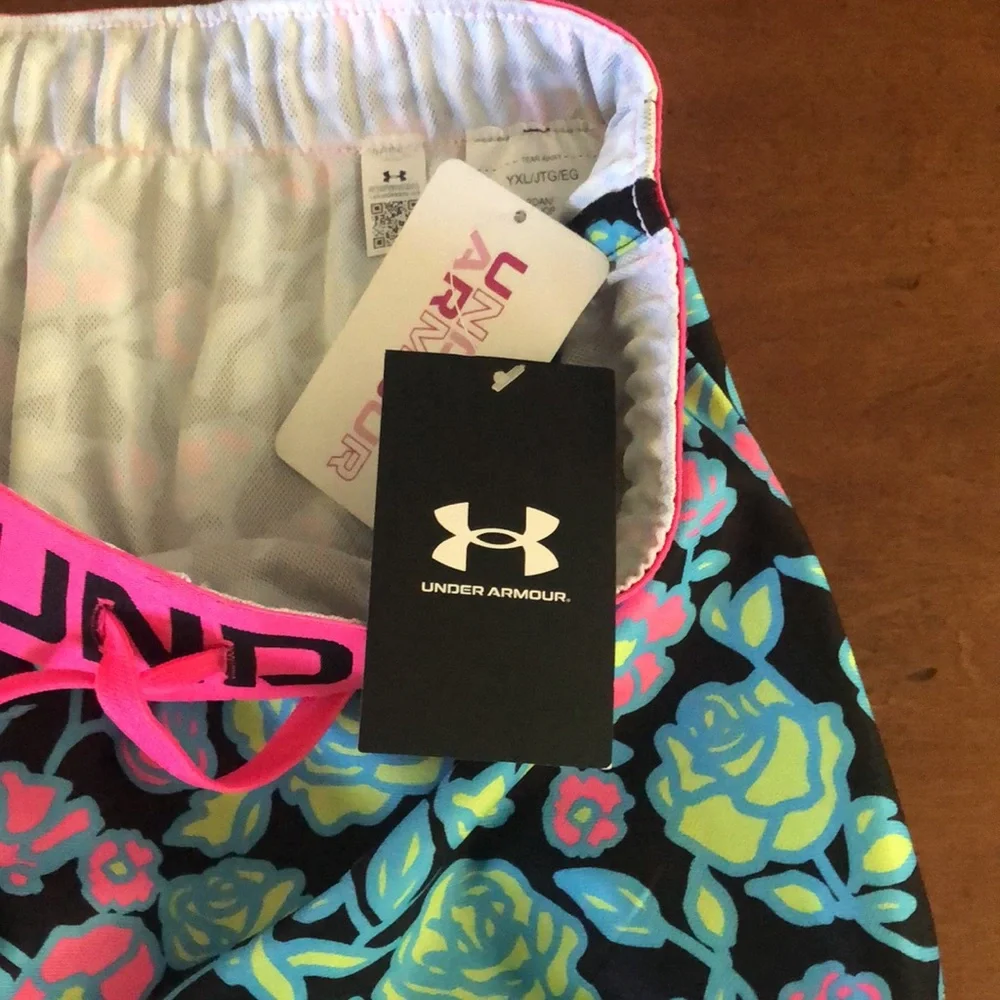 YXL Girl’s Under Armour Floral Hawaiian loose fit drawstring shorts